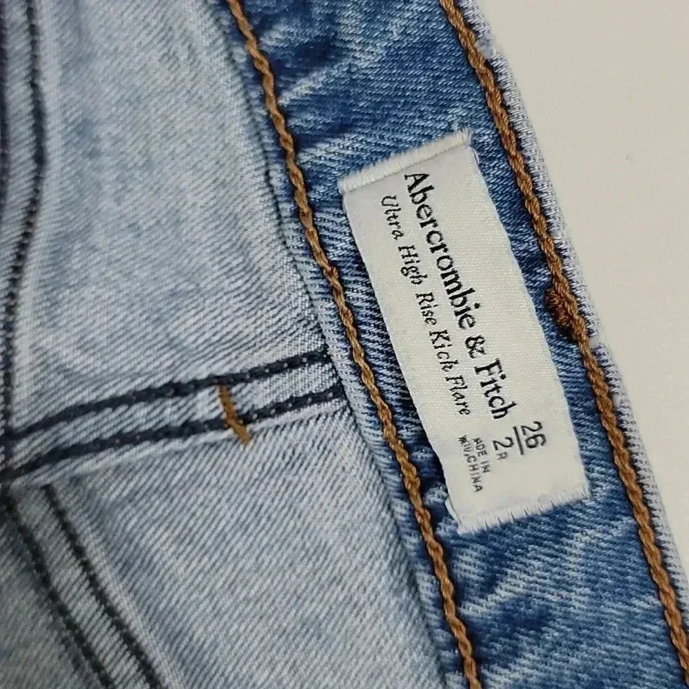 Abercrombie & Fitch Ultra High Rise Kick flare distressed jeans - Picture 10 of 13